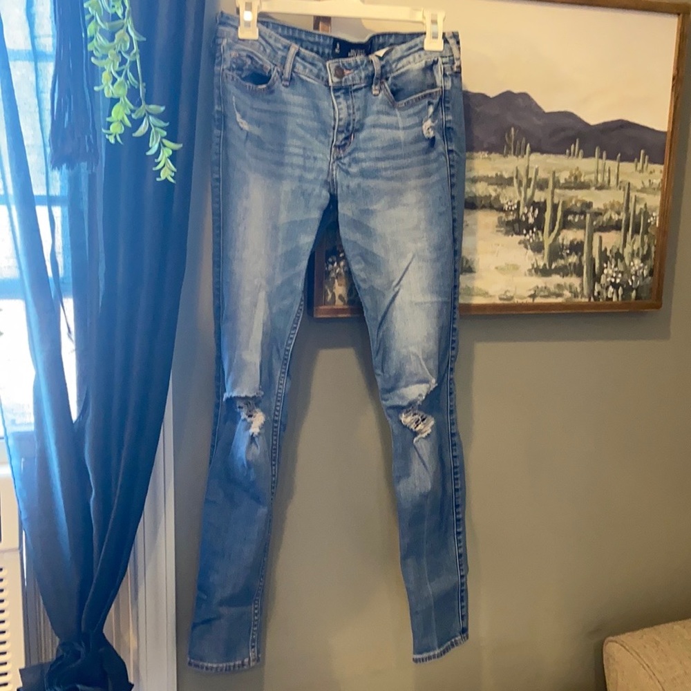 Hollister super skinny ripped jeans